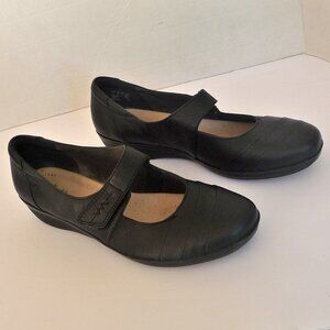CLARKS SIZE 10 MARYJANES BLACK LEATHER